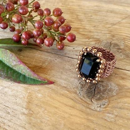 Immagine di Anello artigianale crochet quadrato